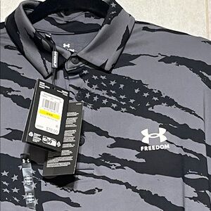 Men’s UA Drive FRDM print golf polo size medium NWT loose fit patriotic camo